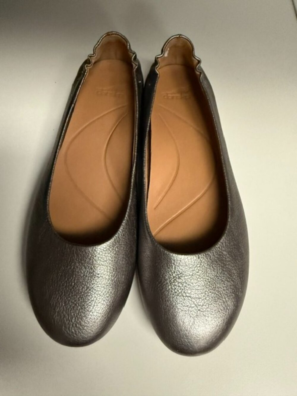 Dansko Womens Mollie Ballet Flats Leather Size 38.5 Pewter Silver Comfort Shoes